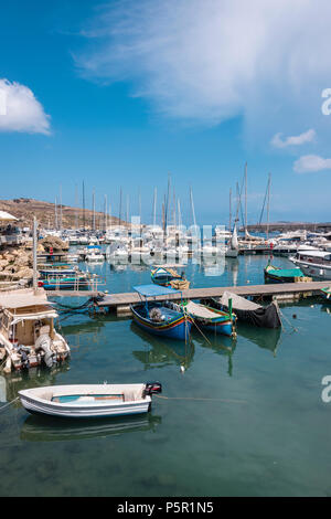 Yachten im Hafen von Mgarr, Gozo, Malta Stockfoto