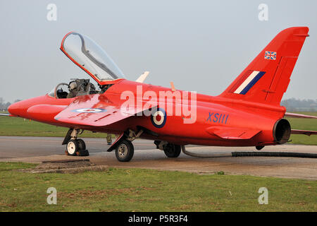 Der Folland Gnat Gnat Display Team das Erbe Flugzeuge Vertrauen bei North Weald Flugplatz, Essex, Großbritannien. Ehemalige RAF Royal Air Force jet Trainer Ebene. Besatzung Stockfoto