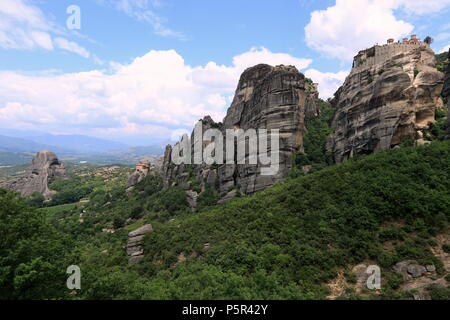 Meteora Felsen und Klöster in Kalambaka, Region Thessalien, Griechenland. Stockfoto