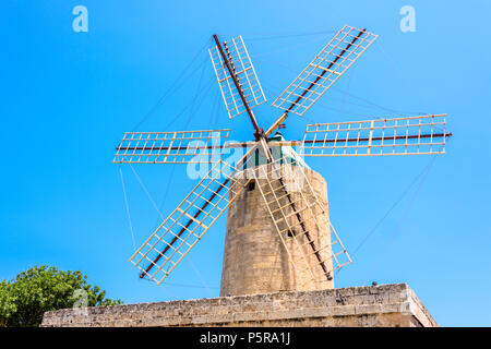 Ta'Kola Windmühle, Xaghra, Gozo, Malta, in 1725 gebaut, die heute ein Museum ist. Stockfoto