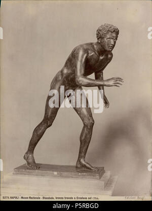 N/A. Italiano: Giacomo Brogi (1822-1881) - "Napoli - Museo Nazionale - Discobolo, bronzo trovato ein Ercolano nel 1754' (in realtà uno dei Due corridori rinvenuto nella Villa dei Papiri). Numero di Catalogo: 5278. 19. Giacomo Brogi (1822-1881) Beschreibung italienische Fotograf Geburtsdatum / Tod 6. April 1822 29. November 1881 Ort der Geburt / Tod Florenz Florenz arbeiten Zeitraum ca. 1860-1881 Arbeit Lage Italien, Naher Osten Authority control: Q 2346257 VIAF: 156145857883923021479 ISNI: 0000 0000 6662 3244 ULAN: 500017452 LCCN: Nr. 2007070355 GND: 124858678 WorldCat 240 Brogi, G Stockfoto