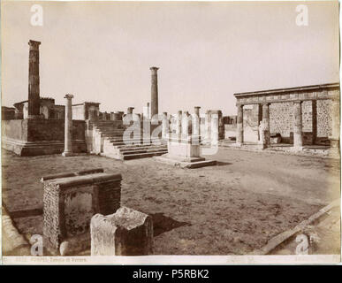 N/A. Italiano: Giacomo Brogi (1822-1881) - "Pompei. Tempio di Venere". In realtà si tratta del Tempio di Apollo. Um 1870. Numero di Catalogo: 5022. Englisch: Giacomo Brogi (1822-1881) - "Pompeji. Tempel der Venus'. Wirklich, es ist der Tempel des Apollon. Um 1870. Katalog: #5022. . Vor 1881. Giacomo Brogi (1822-1881) Beschreibung italienische Fotograf Geburtsdatum / Tod 6. April 1822 29. November 1881 Ort der Geburt / Tod Florenz Florenz arbeiten Zeitraum ca. 1860-1881 Arbeit Lage Italien, Naher Osten Authority control: Q 2346257 VIAF: 156145857883923021479 ISNI: 0000 0000 66 Stockfoto