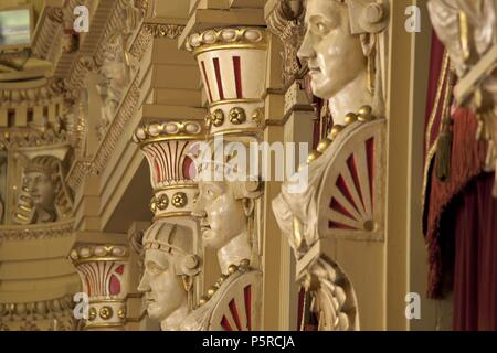 Salón de las Cariátides.Parlament de les Illes Balears, antiguo Círculo Mallorquín, 1852-1918. Palma. Mallorca. Balearen Islans. Spanien. Stockfoto