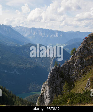 Klettersteig am Jenner im Berchtesgadener Land mit Gipfelkreuz Stockfoto