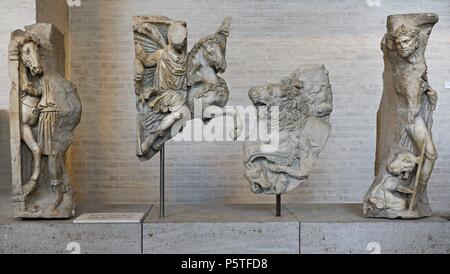 Römische Kunst. Fragment aus einem Sarkophag. Über 270 AD. Die löwenjagd ist ein Symbol von großer Tapferkeit (Lion und den vorderen Teil des Pferdes sind Abgüsse von Vorlagen in Mailand, Chapel Hill). Glyptothek. München. Deutschland. Stockfoto