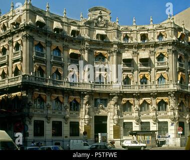 EDIFICIO DEL ANTIGUO Banco Hispano Americano - PLAZA DE CANALEJAS - Nº1. Autor: Eduardo Adaro (1848-1906). Lage: Banco Santander Central HISPAN, MADRID, SPANIEN. Stockfoto