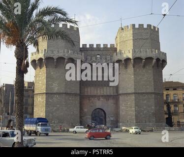 TORRES DE SERRANOS CONSTRUIDAS ENTRE 1392 y 1398. Autor: Pere Balaguer (Fl. 1392-1424). Lage: TORRES DE SERRANOS, SPANIEN. Stockfoto