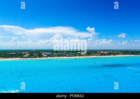 Cancun Mexiko von Strände vögel auge ansicht mit Hotels von Cancun und das türkisfarbene Karibische Meer. Stockfoto