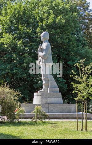 Warschau, Polen - 31. Mai 2018: Denkmal für die Soldaten der 1. polnischen Armee, die von der polnischen Kommunisten in der Sowjetunion im Jahr 1943 gebildet. Stockfoto