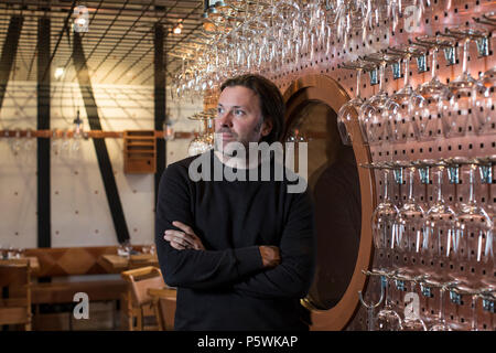 Niklas Ekstedt, schwedische Koch und Gastronom des mit einem Michelin-Stern ausgezeichneten Restaurant Ekstedt in Stockholm, Schweden. Stockfoto