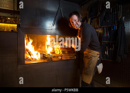 Niklas Ekstedt, schwedische Koch und Gastronom des mit einem Michelin-Stern ausgezeichneten Restaurant Ekstedt in Stockholm, Schweden. Stockfoto