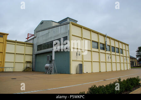 Farnborough Business Park. Historische Gebäude. Gebäude Q121 AN DER EHEMALIGEN ROYAL AIRCRAFT ESTABLISHMENT ORT, HALL ROAD Stockfoto