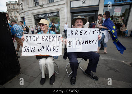 Bisher größte pro-europäischen März am 23. Juni für einen Menschen gehalten. Der Protest fällt mit dem zweiten Jahrestag des Brexit Referendum. Stockfoto