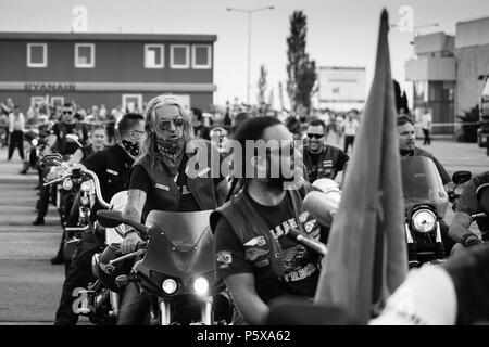 Gruppe von Biker sammeln in Timisoara Airshow Stockfoto