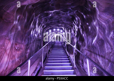 U-Bahn Eingang des Werk Turda Salzbergwerk, Cluj, Rumänien Stockfoto