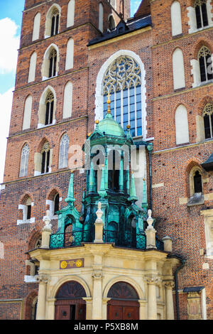 Krakau, Polen: die Basilika St. Maria. Stockfoto