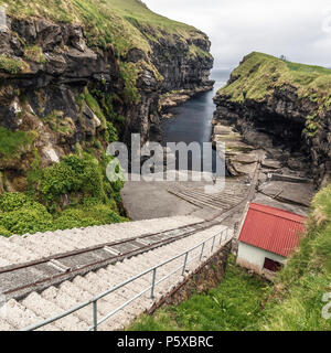 Berühmte natürliche Häfen in Gjogv Färöer Insel Stockfoto