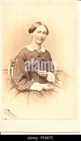 N/A. English: Emilie Roser, Tochter des Karl von Roser verheiratet mit dem Kaufmann Arthur Conradi, in einer Carte de Visite, Fotografie Atelier Buchner Stuttgart, Abzug auf Albuminpapier um 1862. ca. 1862. Carl Buchner, Maler und Hoffotograf in Stuttgart, Prägestempel in der Fotografie 508 Emilie Roser ver. Arthur Conradi Kaufmann in Stuttgart. Stockfoto