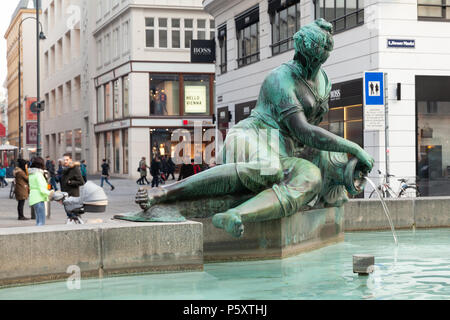 Wien, Österreich - November 4, 2015: Providentia Brunnen, gestaltet von Georg Raphael Donner und ab 1737 am Neuen Markt in Wien bis 1739 gebaut Stockfoto