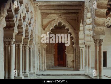 ARCOS DE LA ALJAFERIA POLILOBULADOS DE ZARAGOZA - ARQUITECTURA HISPANOMUSULMANA-SHOP DE TAIFAS - SIGLO XI. Lage: ALJAFERIA - CORTES ARAGON. Stockfoto