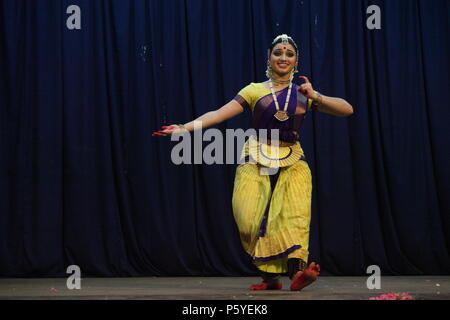 Bharathya natyam ist einer der klassischen Tanzformen Indiens von der Staat Tamil Nadu. Beliebt ist es nicht nur in Indien, sondern in der ganzen Welt Stockfoto
