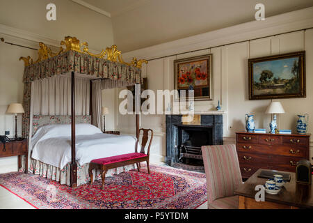 Edwardian Schlafzimmer mit Himmelbett Stockfoto