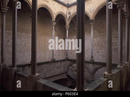 GALERIA ALTA DEL PALACIO REAL del Monasterio de Santes Creus. Lage: Santes Creus Kloster, AIGUAMÚRCIA, Tarragona, Spanien. Stockfoto