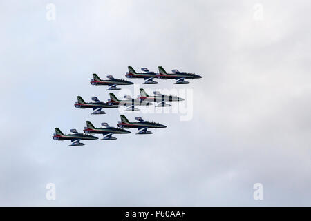 Frecce Tricolori, die italienische nationale Kunstflug Team, Venedig, Venetien, Italien am Jahrestag von 1918 Kampf der Sonnenwende und Tod von Francesc Stockfoto