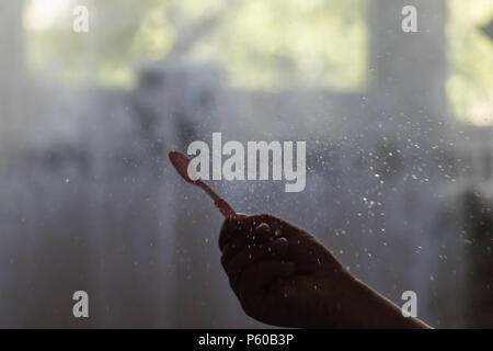 Seife Ballon splash hand Szene Stockfoto