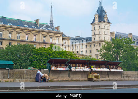 Outdoor second hand Buchhändler, Quai des Grands Augustins, Paris, Frankreich Stockfoto