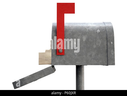 Eine offene Old School Retro Zinn Mailbox prall mit einem Stapel Briefe und Umschläge in es auf einem isolierten Hintergrund vollgestopft - 3D-Rendering Stockfoto