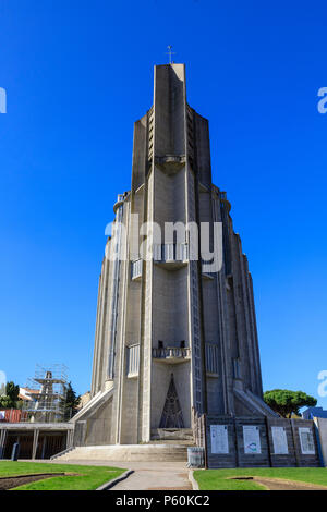 Frankreich, Charente Maritime, Saintonge, Côte de Beauté, Royan, Notre Dame Kirche vom 20. Jahrhundert, ein Werk des Architekten Gillet und Hebrard // Frankreich Stockfoto