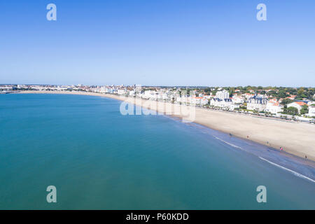 Frankreich, Charente Maritime, Saintonge, Côte de Beauté, Royan, Strand Grande Conche, direkt am Meer und Villen (Luftbild) // Frankreich, Charente-Maritime (17), Stockfoto