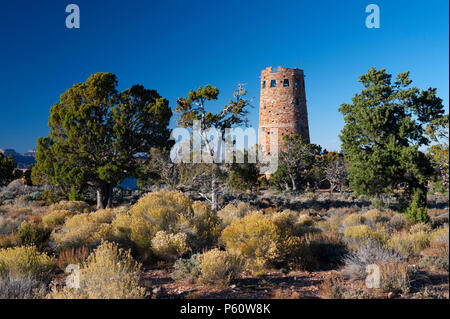 Desert View Watchtower, Grand Canyon South Rim, Arizona, USA. Im Jahr 1932 abgeschlossen, es wurde von dem amerikanischen Architekten Mary Colter entworfen. Stockfoto