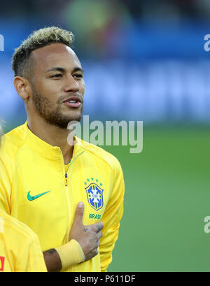 Moskau, Russland. 27 Juni, 2018. Neymar von Brasilien ist vor der 2018 FIFA World Cup Group E Übereinstimmung zwischen Brasilien und Serbien in Moskau, Russland, 27. Juni 2018 gesehen. Credit: Xu Zijian/Xinhua/Alamy leben Nachrichten Stockfoto