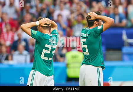 Deutschland - Südkorea, Fußball, Kasan, 27. Juni 2018 Mats HUMMELS, DFB 5 Mario GOMEZ, DFB 23 traurig, enttäuscht, wütend, Emotionen, Enttäuschung, Frustration, Frustration, Traurigkeit, Verzweiflung, Hoffnungslosigkeit, Deutschland - REPUBLIK KOREA 0-2 FIFA WM 2018 Russland, Gruppe F, Saison 2018/2019, 27. Juni 2018 Stadion K a z a n - A r e n a in Kasan, Russland. © Peter Schatz/Alamy leben Nachrichten Stockfoto