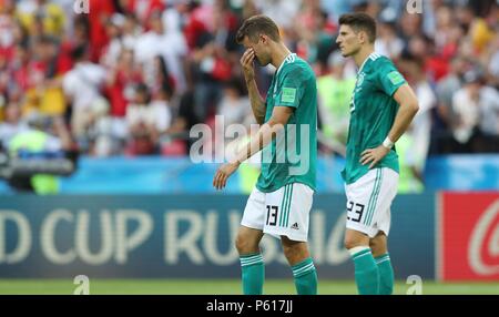 Kasan, Russland. 27. Juni 2018. firo: 27.06.2018, Kazan, Fußball, Fußball, Nationalmannschaft, Wm 2018 in Russland, Russland, World Cup 2018 in Russland, Russland, Wm 2018 Russland, Russland, M 43, Südkorea - Deutschland 2:0 Enttäuschung, Abreise Thomas Müller und Mario GOMEZ Enttauschung, nach der historischen Aus in der Vorrunde zerlegt als letzte der Gruppe | Verwendung der weltweiten Kredit: dpa/Alamy leben Nachrichten Stockfoto