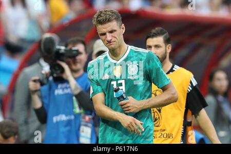 Kasan Kasan, Russland. 27. Juni 2018. firo: 27.06.2018, Kasan, Kazan, Fussball, Fußball, Nationalmannschaft, Wm 2018 in Russland, Russland, World Cup 2018 in Russland, Russland, Wm 2018 Russland, Russland, M 43, Südkorea - Deutschland 2:0 Enttäuschung enttäuscht enttäuscht enttäuscht, unzufrieden, GER Thomas Muller, Mueller, schreie Enttäuschung, nach der historischen Aus in der Vorrunde als letzter der Gruppe | Verwendung der weltweiten Kredit: dpa/Alamy Leben Nachrichten ausgetauscht Stockfoto