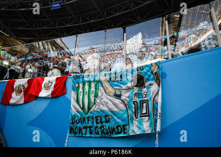 St. Petersburg, Russland. 26 Jun, 2018. Argentinien Fans vor der 2018 FIFA World Cup Gruppe D Match zwischen Nigeria und Argentinien bei Sankt Petersburg Stadion am 26. Juni 2018 in Sankt Petersburg, Russland. (Foto von Daniel Chesterton/phcimages.com) Credit: PHC Images/Alamy leben Nachrichten Stockfoto