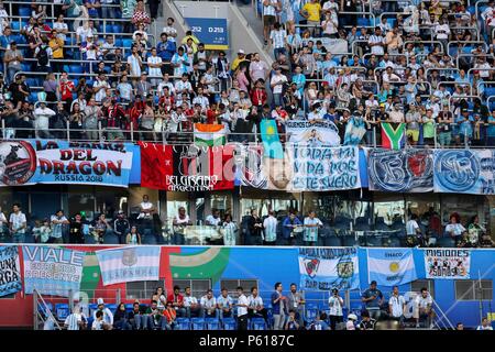 St. Petersburg, Russland. 26 Jun, 2018. Argentinien Fans vor der 2018 FIFA World Cup Gruppe D Match zwischen Nigeria und Argentinien bei Sankt Petersburg Stadion am 26. Juni 2018 in Sankt Petersburg, Russland. (Foto von Daniel Chesterton/phcimages.com) Credit: PHC Images/Alamy leben Nachrichten Stockfoto