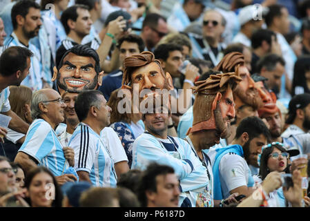 St. Petersburg, Russland. 26 Jun, 2018. Argentinien Fans vor der 2018 FIFA World Cup Gruppe D Match zwischen Nigeria und Argentinien bei Sankt Petersburg Stadion am 26. Juni 2018 in Sankt Petersburg, Russland. (Foto von Daniel Chesterton/phcimages.com) Credit: PHC Images/Alamy leben Nachrichten Stockfoto