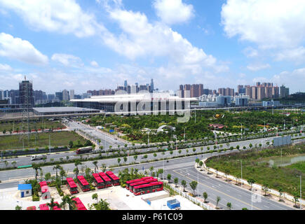 Nanning. 28 Juni, 2018. Luftbild von am Juni 28, 2018 zeigt die Ansicht von Nanning City, South China Guangxi Zhuang autonomen Region. Credit: Zhou Hua/Xinhua/Alamy leben Nachrichten Stockfoto