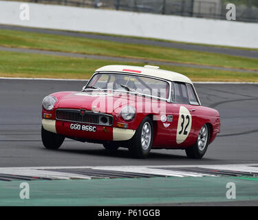 Tim Jacobsen, Laurence Jacobsen, MG B, GT und Sportwagen Cup, HSCC, Silverstone International Trophy historisches Rennen treffen, Juni 2018, Autos, klassischen R Stockfoto