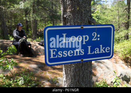 Zeichen für eine Spur Looping um Essens See bei Bon Echo Provincial Park in Ontario, Kanada. Stockfoto