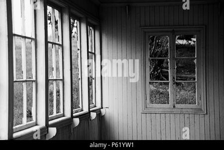 WINDOWS im Gebäude in der Estancia San Gregorio (90.000 Hektar circa 1876), jetzt ein GHOST RANCH - Patagonien, Chile Stockfoto