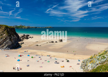 Beeindruckenden blauen Himmel über Lusty Glaze Strand Newquay Cornwall England UK Europa Stockfoto