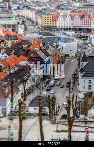 Tilt-Shift von Bergen Straßen vom Hügel mit vagen und Vagsbunnen Bereiche berücksichtigt. Stockfoto