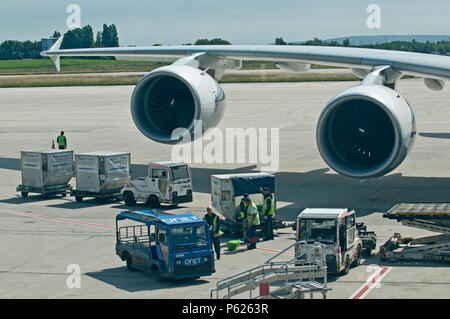 Paris, Frankreich, 16.Juni, 2018 der Flughafen Charles de Gaulle, Air France Airbus A380 die Vorbereitung für den Start, Abflug Stockfoto