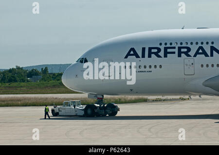 Paris, Frankreich, 16.Juni, 2018 der Flughafen Charles de Gaulle, Air France Airbus A380 die Vorbereitung für den Start, Abflug Stockfoto