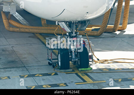 Paris, Frankreich, 16.Juni, 2018 der Flughafen Charles de Gaulle, Air France Airbus A380 die Vorbereitung für den Start, Abflug Stockfoto